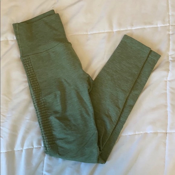 alphalete halo leggings - Picture 3 of 3